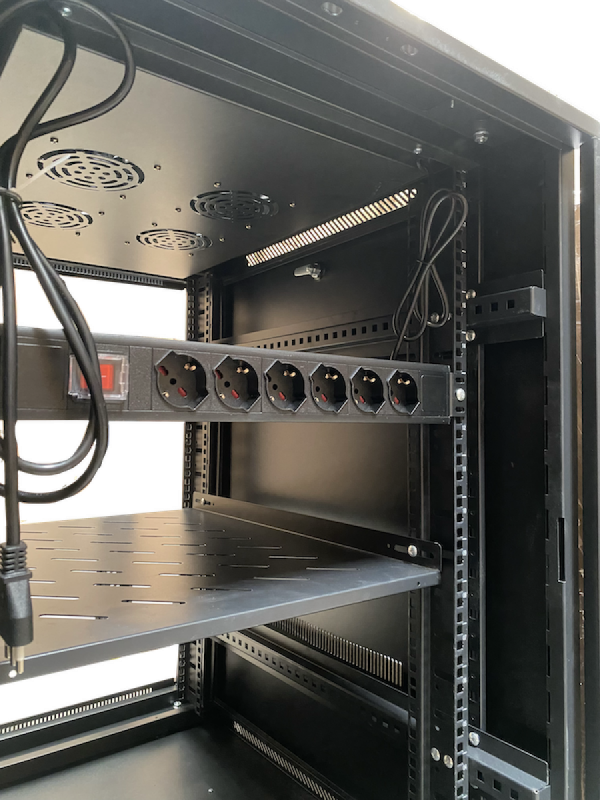 LINKMADE 18U 90CM-FONDO RACK PISO C/PDU-VENT NEGRO - Imagen 4